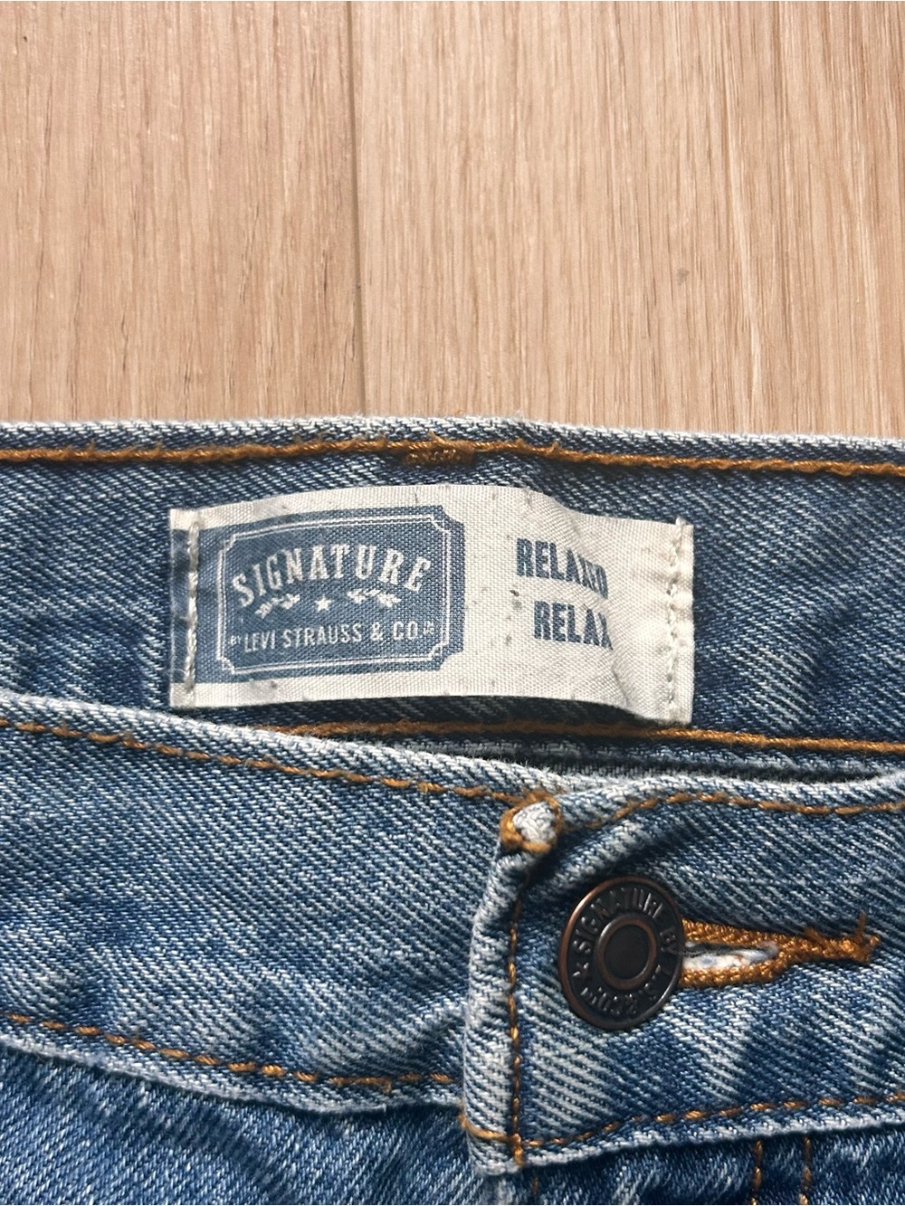 Signature by Levi Strauss Relaxed Straight Blue Denim Jeans - Picture 4 of 8